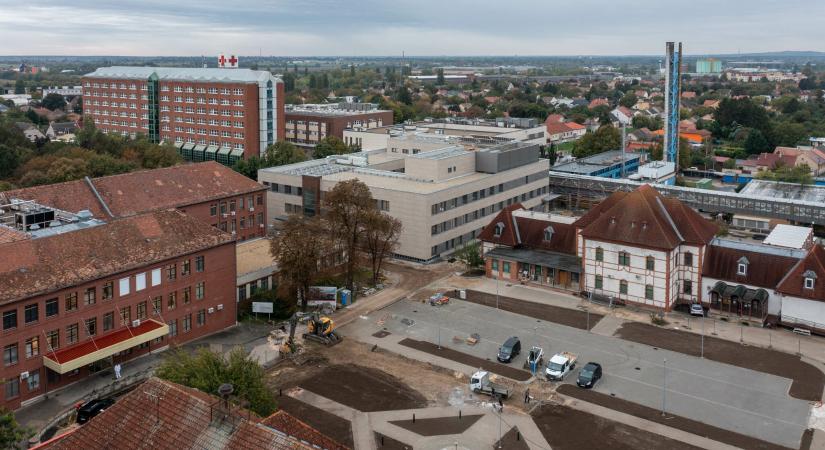 Szinte már csak az orvosokra és betegekre vár hazánk egyik legújabb egészségügyi épülete - VIDEÓ