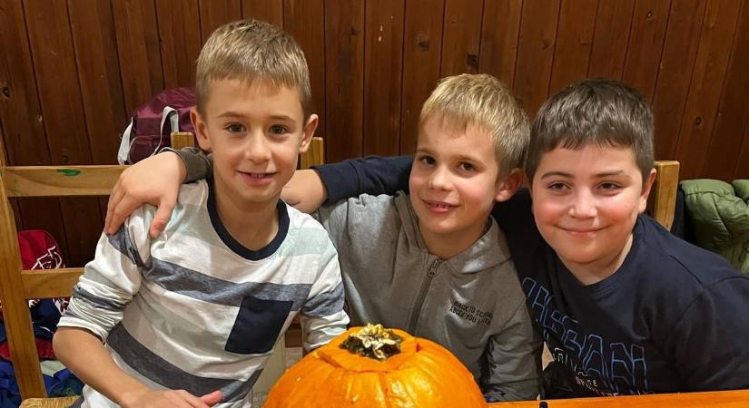 Halloweeni csapatépítőt tartottak a dági röpisek