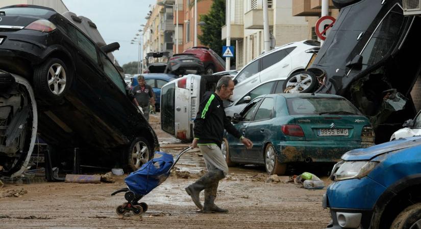 Fogy a helyiek türelme, újabb 500 katonát vetnek be a spanyolok az áradás kezelésére