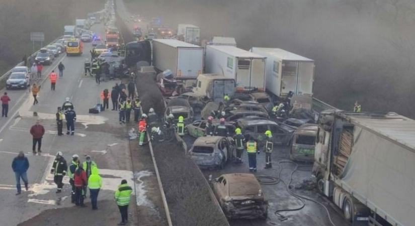 Kiderült, ki okozta az M1-esen a halálos tömegbalesetet