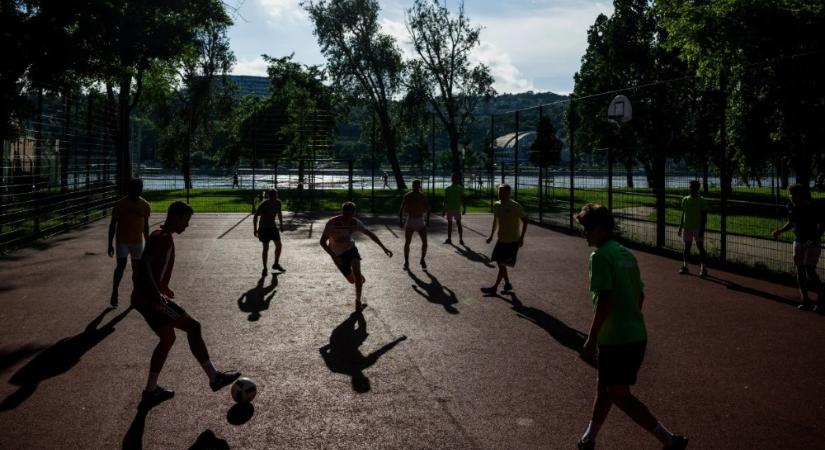 Hajléktalan fiatalok és menekültek a sport segítségével kaptak új lehetőségeket