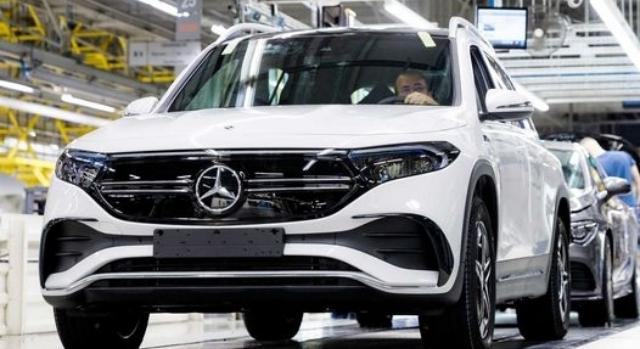 Elkészült a kétmilliomodik autó a kecskeméti Mercedes-Benz Gyárban