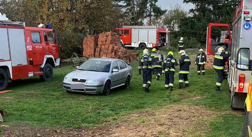 Teljes terjedelmében égett egy ház Kőszegszerdahelyen, nagy erőkkel vonultak a tűzoltók - fotók