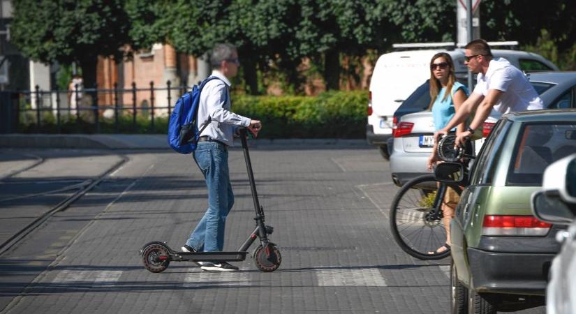 Elektromos roller - Káosz uralkodik a biztosításuknál?