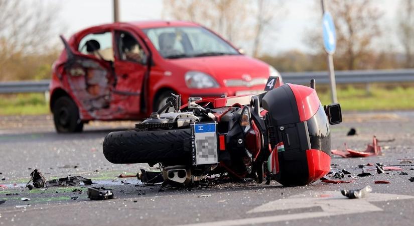 Teljes útzár lépett érvénybe: halálos motorbaleset történt - fotó