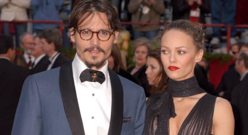 Johnny Depp lánya a megszólalásig hasonlít Vanessa Paradisra: híres anyák, akiknek szépségét gyerekük is örökölte