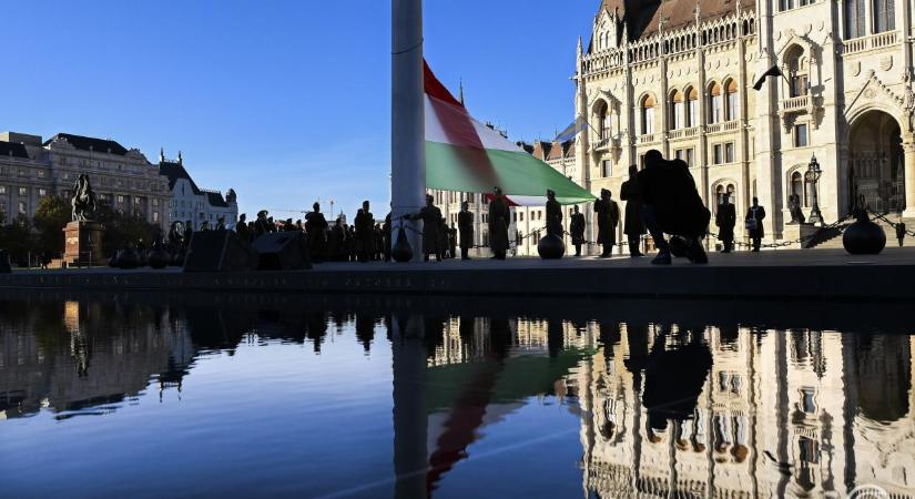 Félárbócra engedték a magyar nemzeti lobogót