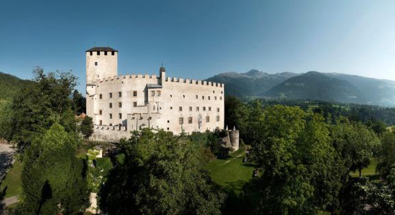 Kelet-Tirol egyik mesébe illő kisvárosa – ahol még világsztárokba is botolhatunk