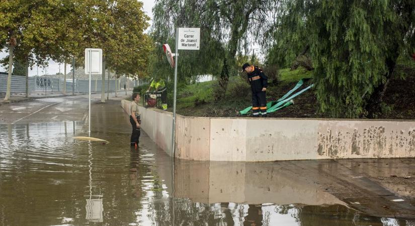 Barcelonát is elmosta az ár  videó