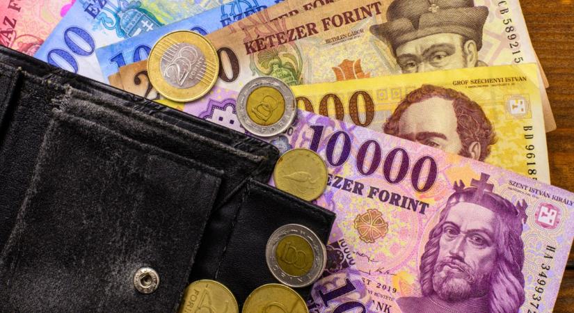 Tovább vergődik a gödör mélyén a forint