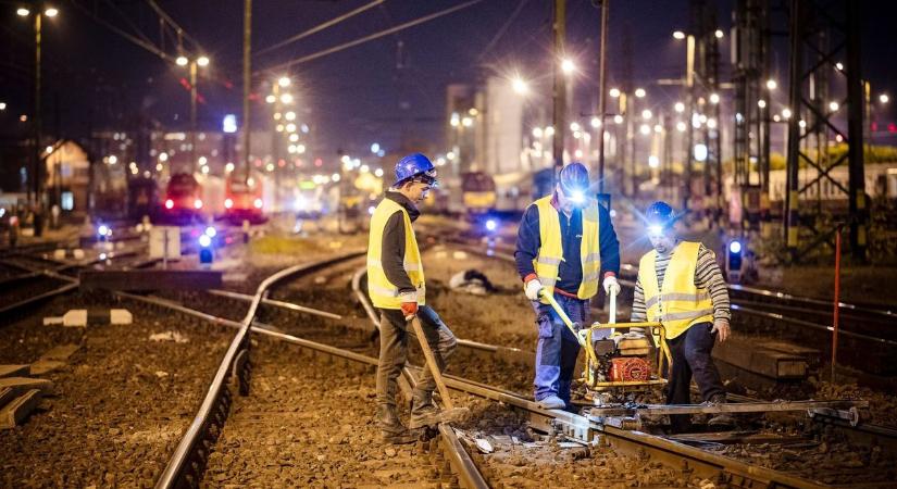 Előrehozták a Keleti-pályaudvar felújítását, már elkezdődtek a munkákatok