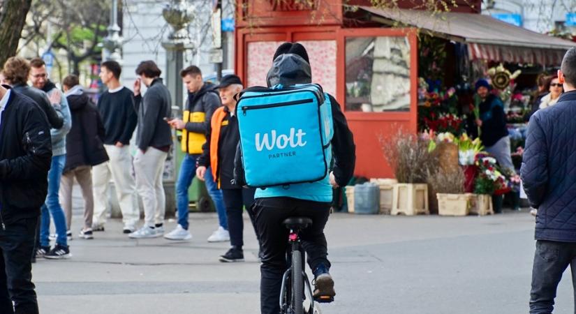 Túl sok a panasz, a Wolt és a Foodora szolgáltatása is ellenőrzést kap