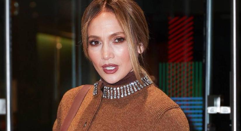 Jennifer Lopez húga friss fotón: a ritkán látott Lynda sötét hajú szépség