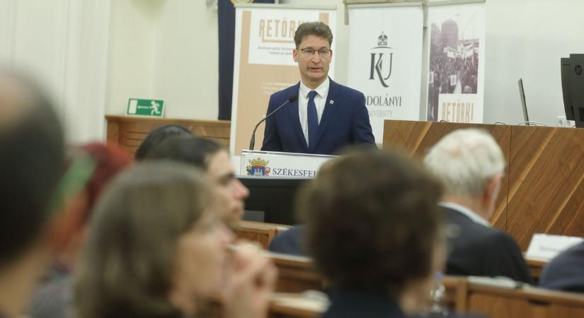 Nemzetközi történettudományi konferencia kezdődött Székesfehérváron (galéria)