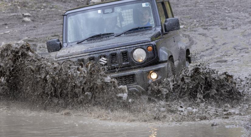 Nem villamosítja legdögösebb modelljét a Suzuki