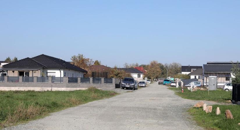 Oladi plató - A rendőrség szerint mindössze egy pár cipőt loptak el