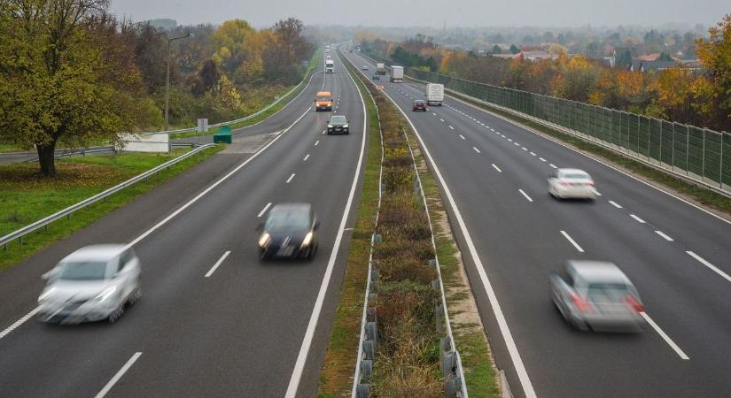 Egyik pillanatról a másikra történt meg a baj az autópálya Budapestről kifelé vezető szakaszán