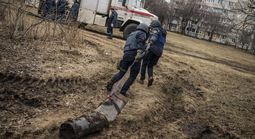 Esélyegyenlőség Ukrajnában: a fogyatékkal élőket és a nőket is bevonnák az aknamentesítésbe