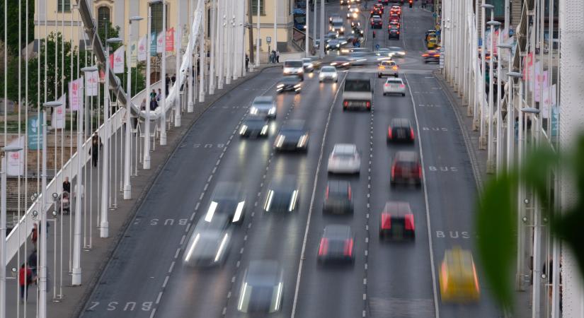 Autósok, figyelem! Hosszú lista érkezett, lezárások és tiltások jönnek Budapesten