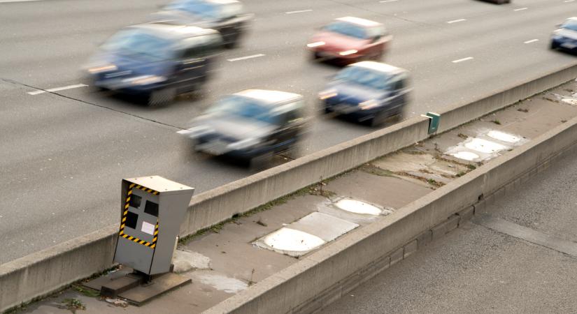 Vége az új traffipaxok tesztelésének: 10 ezer gyorshajtó kaphat levelet hamarosan a hatóságoktól