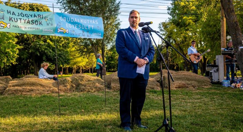 Az óbudai Fidesz megelégetle, hogy Kiss László a börtönben is kapja a fizetését, fegyelmi eljárást indítanának