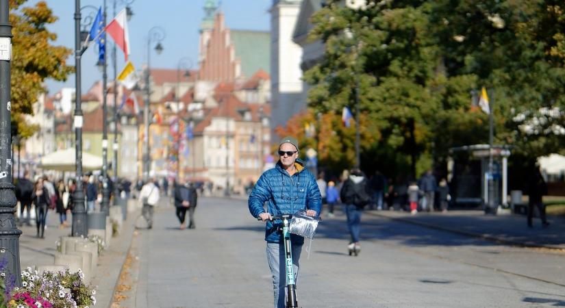 Három hónapja kötelező a rollerbiztosítás, de csak a tulajdonosok töredéke rendelkezik vele - Ki fizeti a kárt, ha balesetet okoznak?