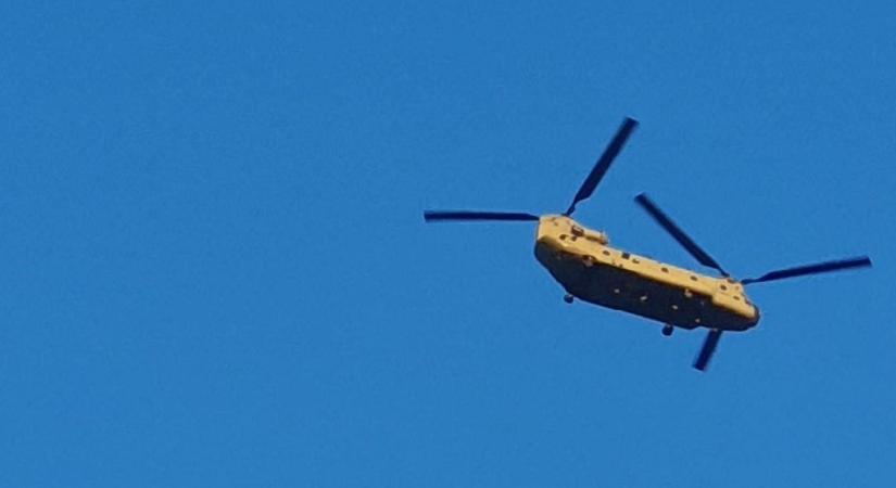 Különleges, amerikai csapatszállító helikoptert láttak Debrecen felett – fotóval!