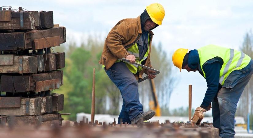 Folytatódik a szolnoki beruházás – új műszaki tartalommal újraindul a Riverstone Hotel építése