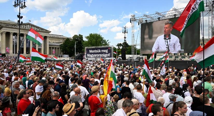 Medián: vezet a Tisza a Fidesz előtt, nem is kicsivel