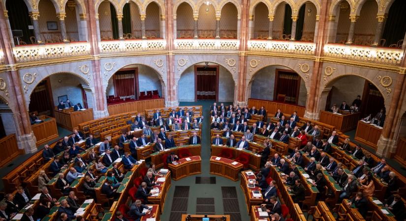 A munkáshitelről is tárgyal mai ülésén a parlament