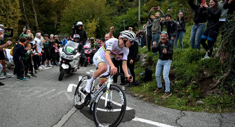 Országútis hírek külföldről: 200 millió euró Pogacar kivásárlási ára, hatalmas siker volt Uran GranFondója, érdekesen távozott Kerbaol