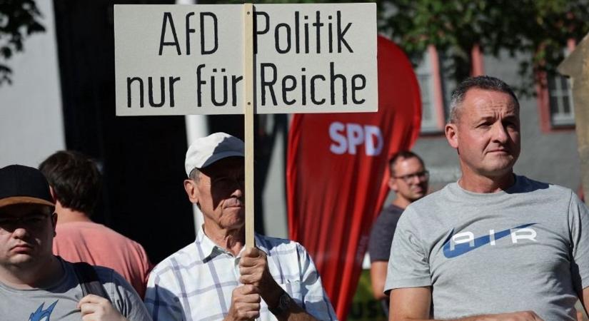 Tisztogatás az AfD-ben - a radikális párt kiutasítja a fegyveres csoporthoz kötődő tagjait