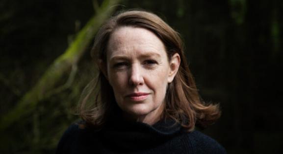 Paula Hawkins: Folyton azon jár az eszem, hogy lehet valakit megölni