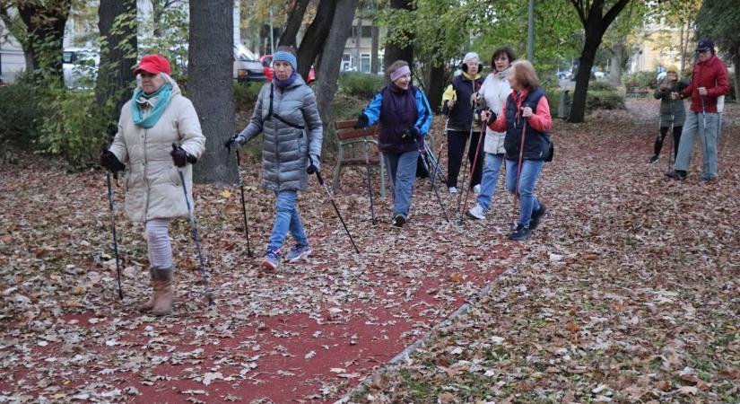 Csongrádon már tudják, hogy a Nordic Walking csodákra képes