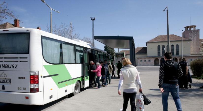 Hangoskodó fiatalokra, kéregetőkre érkezett panasz