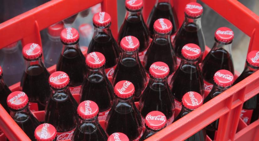 Figyelmeztet a Nébih: fémdarabok lehetnek a Coca-Cola termékeiben