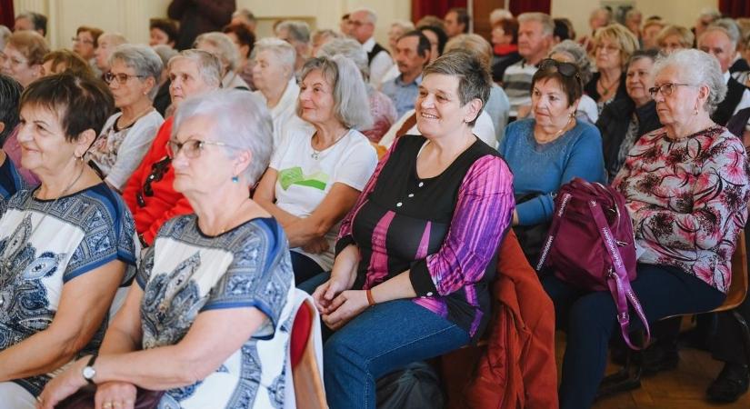 Pénzbeni támogatást kérelmezhetnek a siklósi idősek