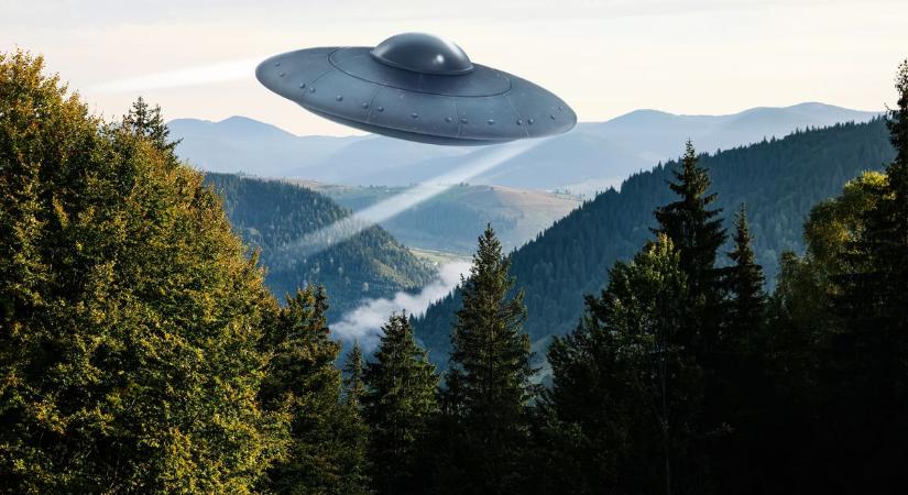 Nem hitt a szemének a férfi, amikor UFO-k jelentek meg az ünnepségen