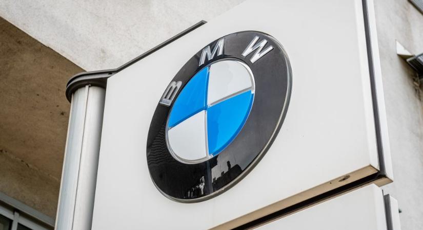 A BMW árbevétele a vártnál jobban csökkent, az adózott eredménye bezuhant