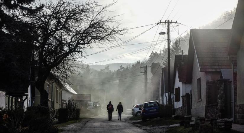 Négy településen veszélyessé, többfelé egészségtelenné vált a levegő minősége