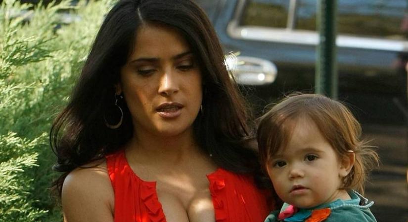 Salma Hayek 17 éves lánya friss fotón: Valentina gyönyörű tini lett