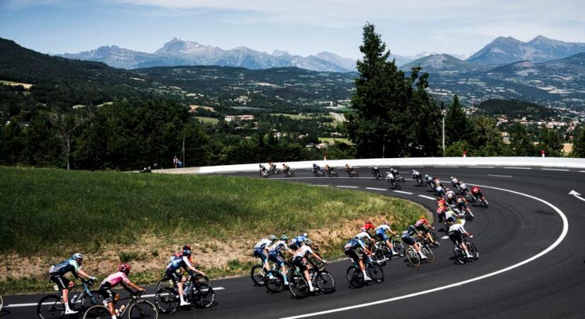 2025-től a VELUX Cégcsoport támogatja a Tour de France versenyzőit