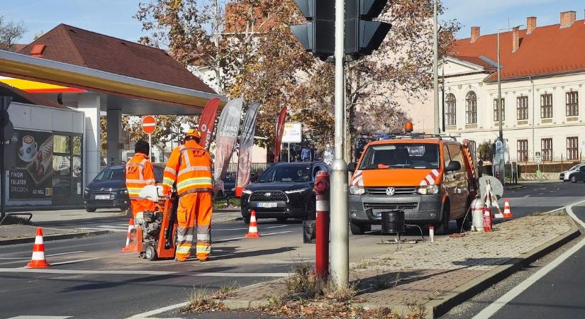 Munkálatok miatt van lezárás egy forgalmas szombathelyi utcában - fotó