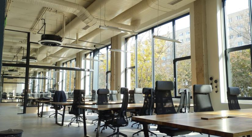 Próbáld ki november 11-től ingyen a Puzl CowOrKing új budapesti irodáját!