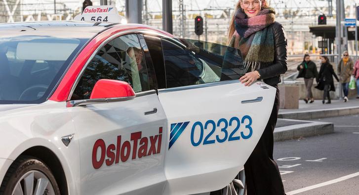 Oslóból kitiltották a nem elektromos taxikat. Ragadós lehet a példa