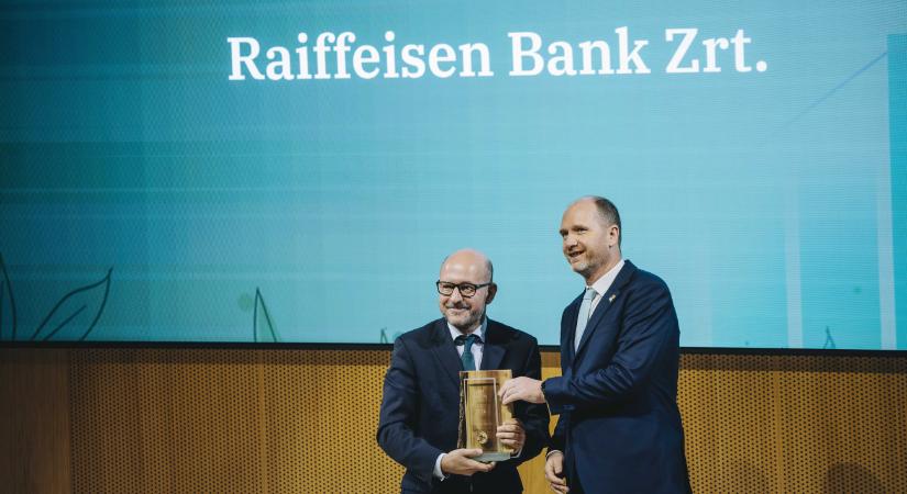 Ismét a Raiffeisen Bank nyerte az MNB Zöld Bank Díját