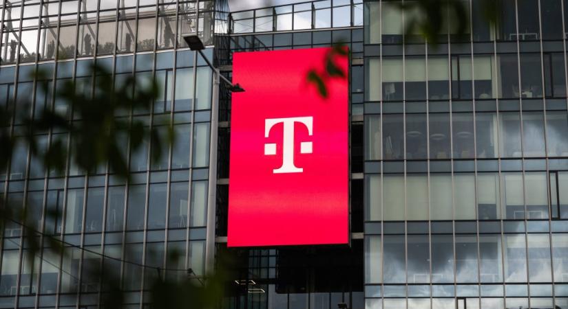 Tudtán kívül megvásárolt és átvett három 500 ezres telefont, majd jöttek a Telekom zavaros levelei