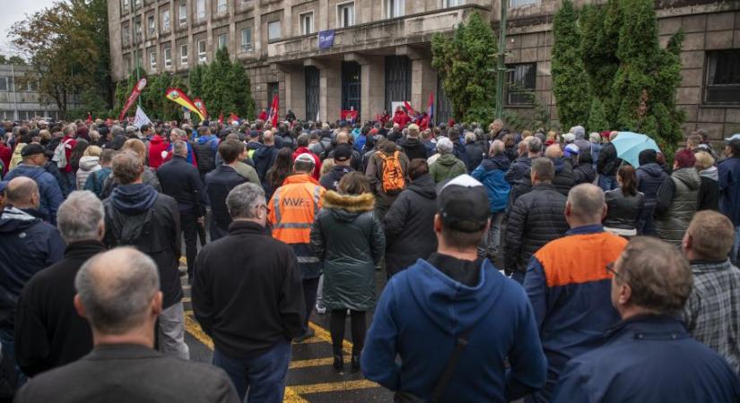 Nem tud fizetni a Liberty a Dunai Vasmű dolgozóinak