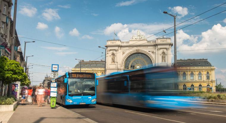 Hasznos funkciót kap a BudapestGO alkalmazás, vége a szerencsétlenkedésnek a QR-kódokkal