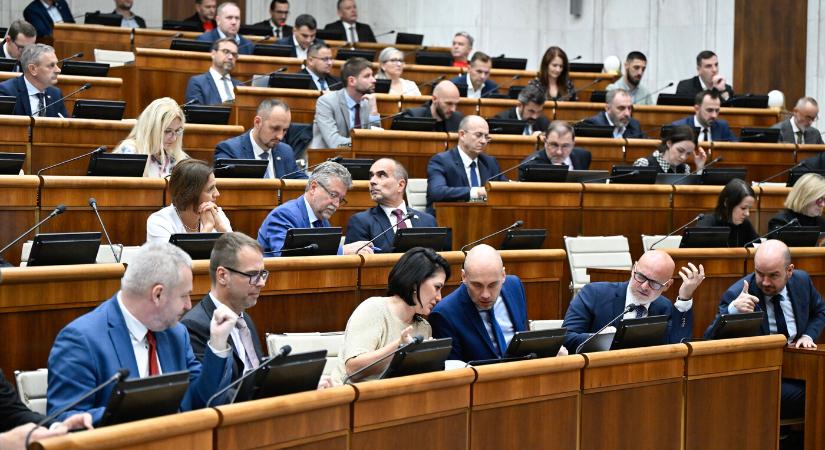 Elutasította a parlament az iskolai szexuális nevelésről szóló SNS-es javaslatot